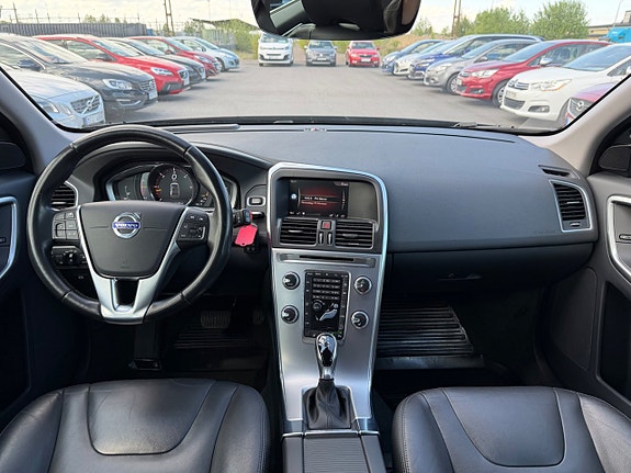 Volvo XC60 17 of 24