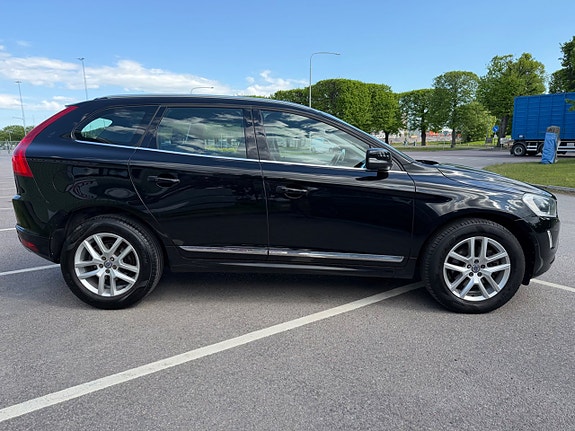 Volvo XC60 6 of 24