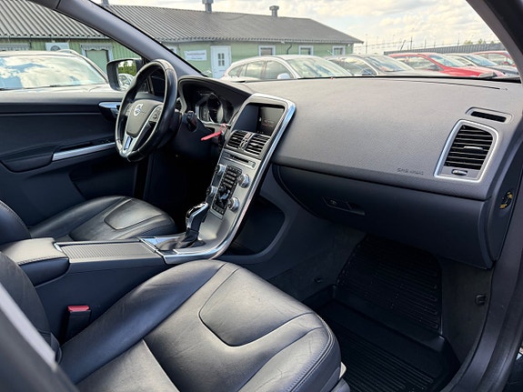 Volvo XC60 15 of 24