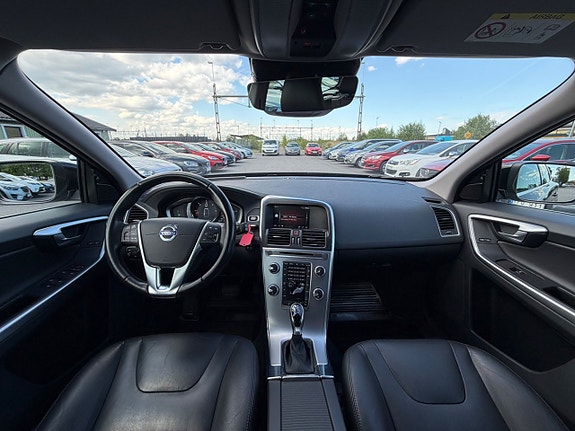 Volvo XC60 16 of 24