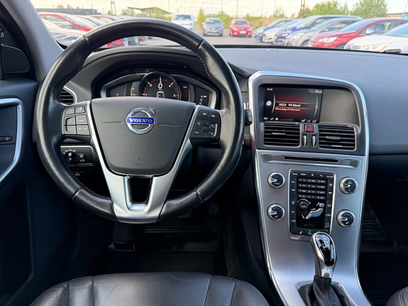 Volvo XC60 19 of 24