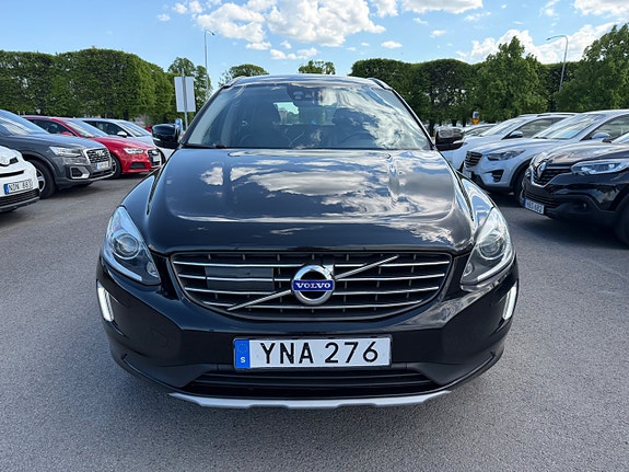 Volvo XC60 9 of 24