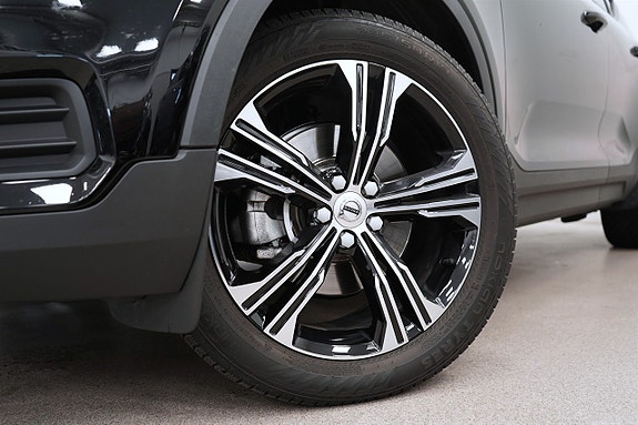 Volvo XC40 10 of 25