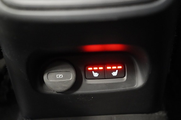 Volvo XC40 17 of 25