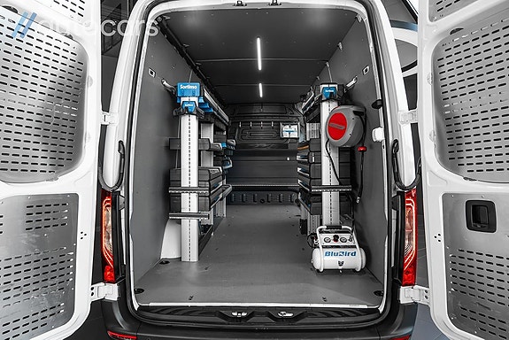 Mercedes-Benz Sprinter 319 13 of 30