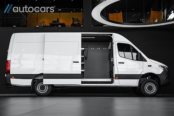 Mercedes-Benz Sprinter 319 2 of 30