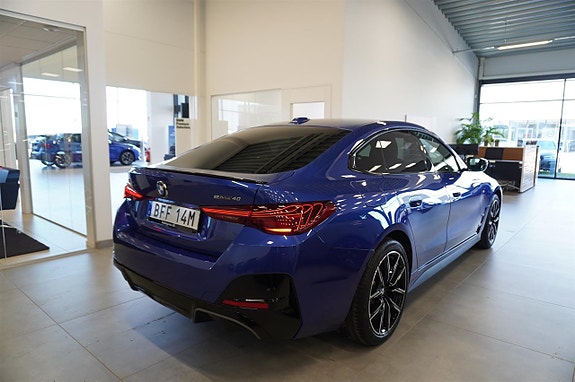 BMW i4 10 of 13