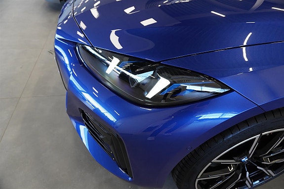BMW i4 8 of 13