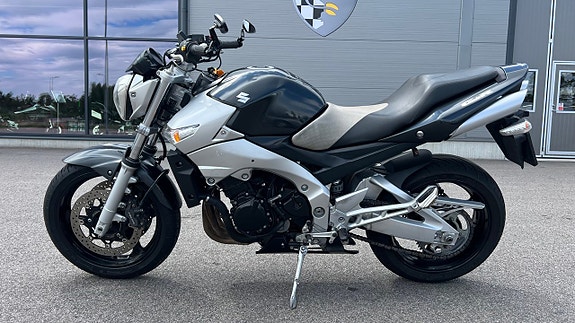Suzuki GSR600 B-King 5 of 5
