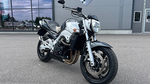 Suzuki GSR600 B-King 4 of 5