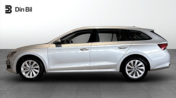 Skoda Octavia 2 of 5