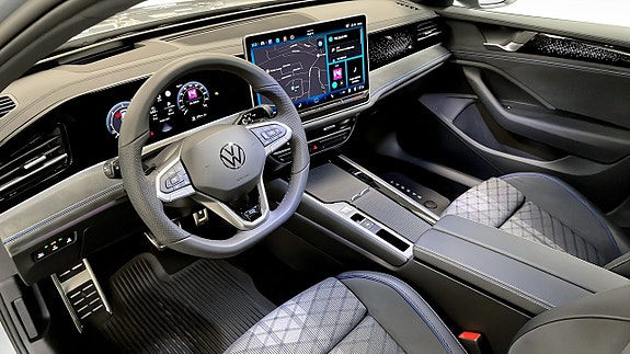 Volkswagen Passat 7 of 12