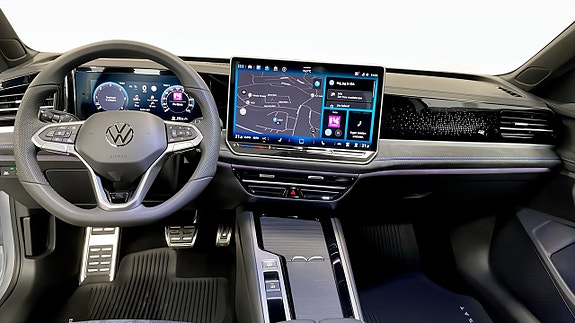 Volkswagen Passat 10 of 12