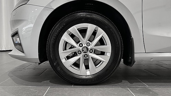 Skoda Fabia 5 of 14