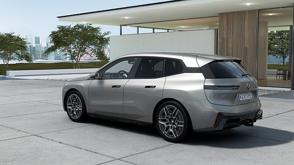 BMW iX 2 of 13
