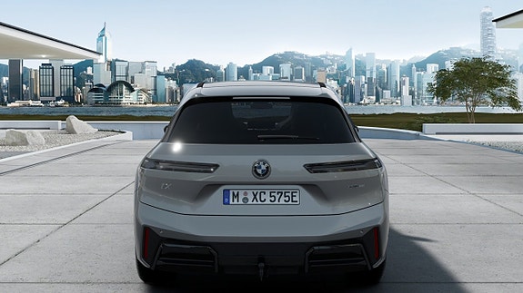 BMW iX 5 of 13