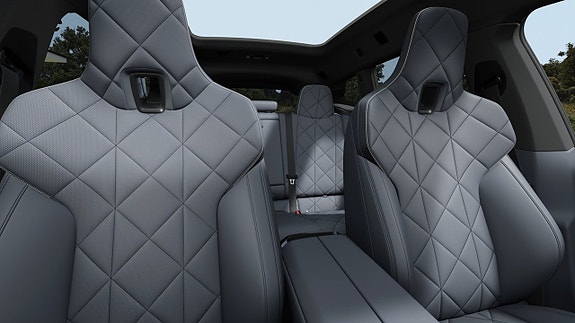 BMW iX 10 of 13