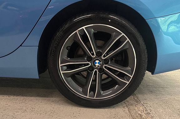 BMW 218 14 of 17