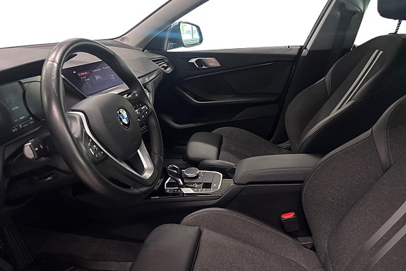 BMW 218 12 of 17