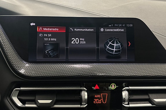 BMW 218 13 of 17