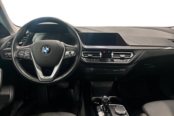 BMW 218 8 of 17