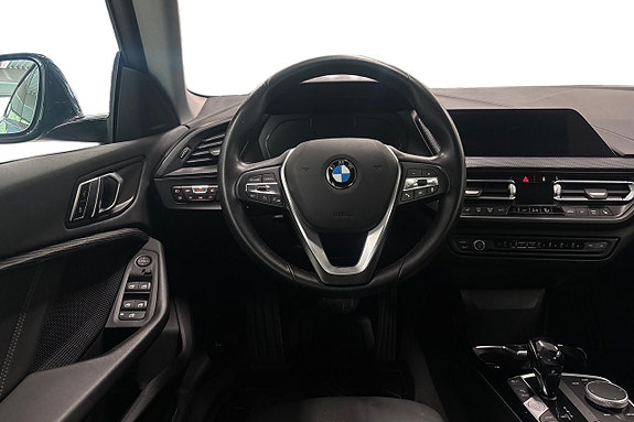 BMW 218 9 of 17