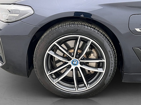 BMW 530e 27 of 30