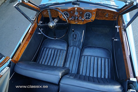 Jaguar XK140 4 of 5