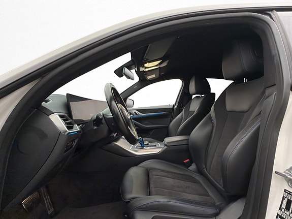 BMW i4 13 of 30