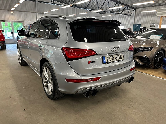 Audi SQ5 4 of 5
