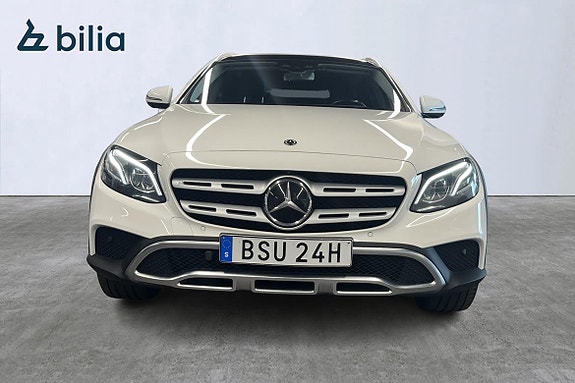 Mercedes-Benz E220 d 2 of 5