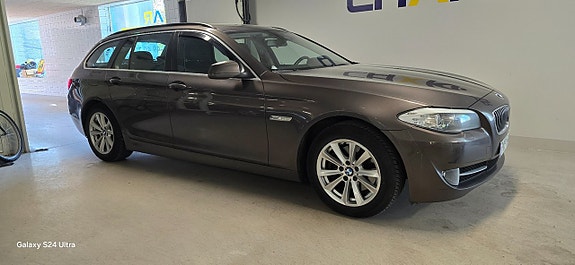 BMW 520d 3 of 5