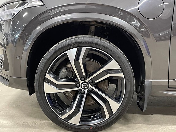 Volvo XC90 13 of 27