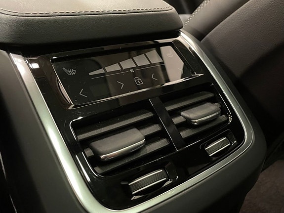 Volvo XC90 22 of 27