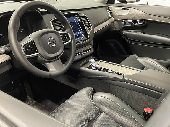 Volvo XC90 6 of 27