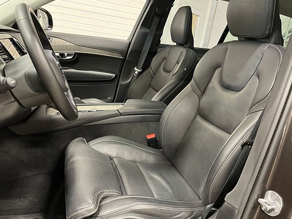 Volvo XC90 7 of 27