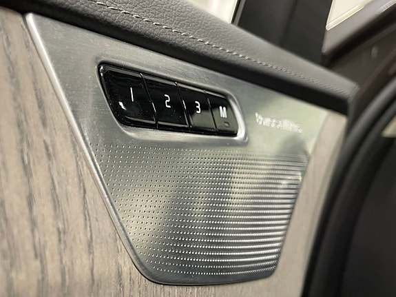 Volvo XC90 9 of 27