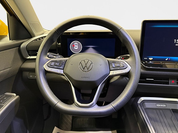 Volkswagen T-Roc 13 of 15