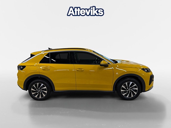 Volkswagen T-Roc 2 of 15