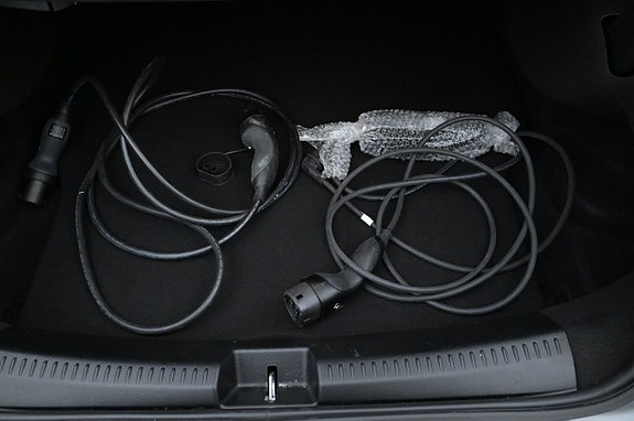Mercedes-Benz CLA250 e 24 of 27