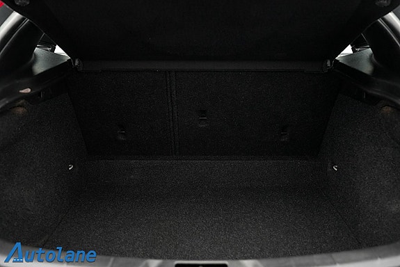 Volvo V40 30 of 30