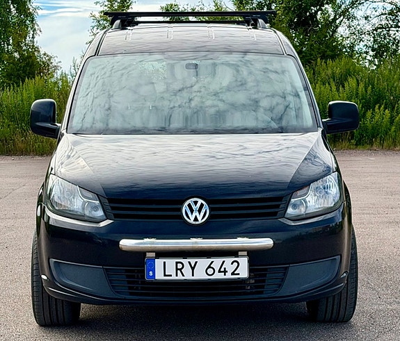 Volkswagen Caddy Maxi 2 of 5