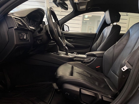 BMW 330d 5 of 5