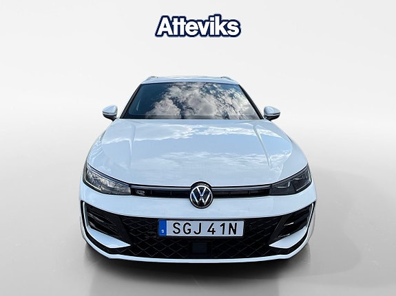 Volkswagen Passat 13 of 15