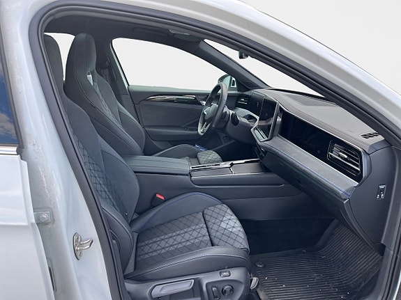Volkswagen Passat 7 of 15