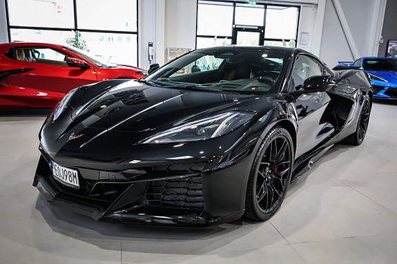 Chevrolet Corvette 2 of 30