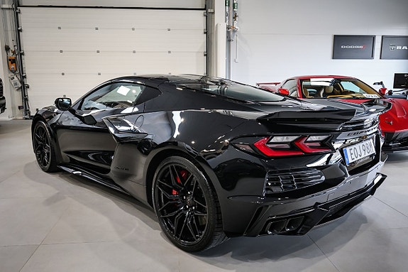 Chevrolet Corvette 4 of 30