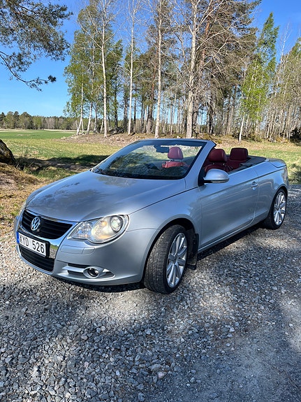 Volkswagen Eos 2 of 5