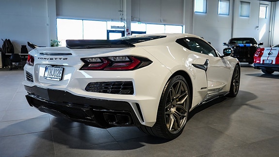 Chevrolet Corvette 5 of 5