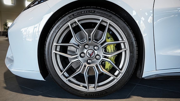 Chevrolet Corvette 8 of 27